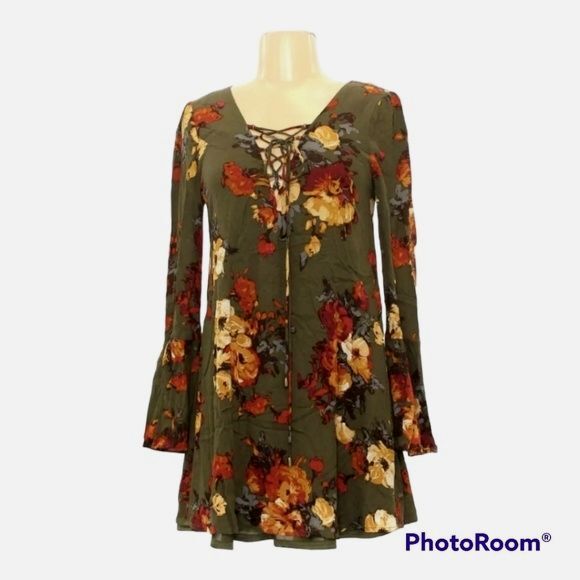 Blu Pepper Tops - Blu Pepper Tunic Green Floral Long flare sleeve Top Junior Size Med